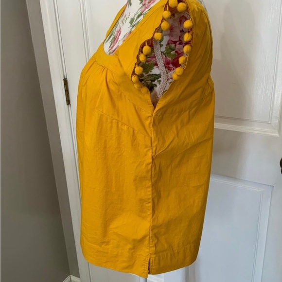 JCrew Square-neck top in cotton poplin with pom-poms. Size 2. Yellow/gold - Picture 4 of 8